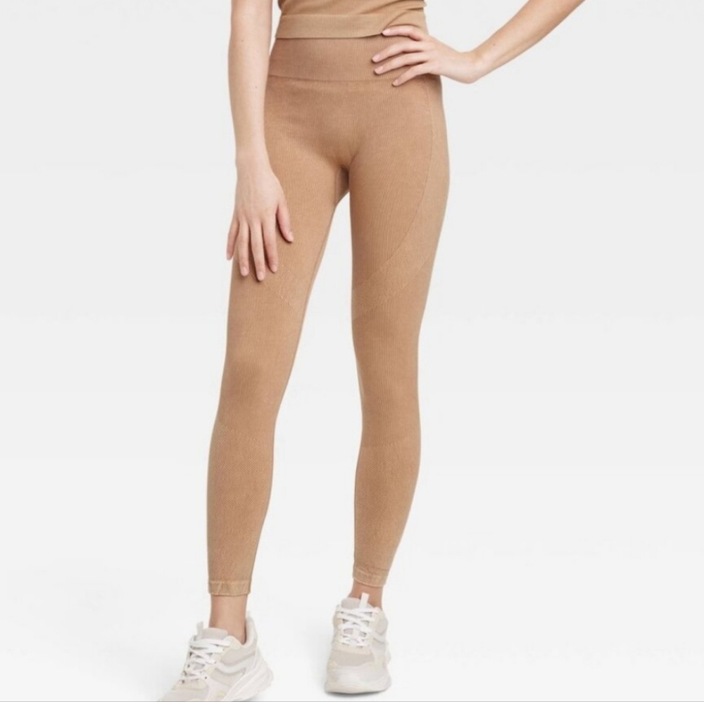 NEW! Women's High-Rise Ribbed Seamless 7/8 Leggings Tan - JoyLab